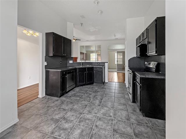 Building Photo - 2708 Crystal Falls Dr