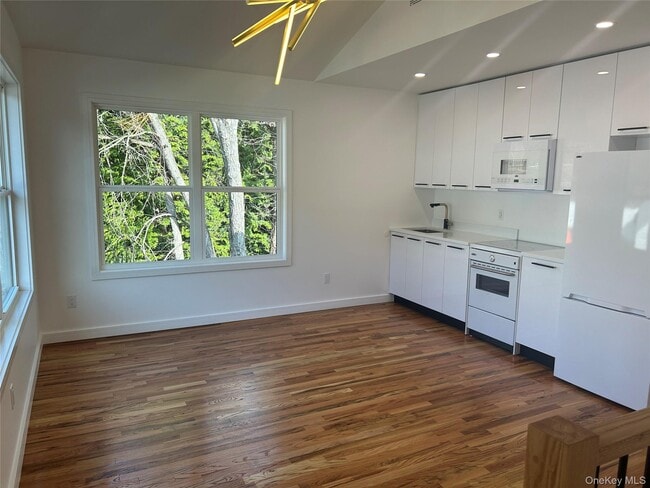 Foto del edificio - 266 Orange Turnpike