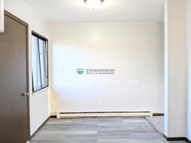 Building Photo - 310 Engadine Ct