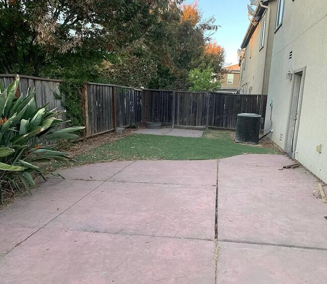 Building Photo - North Natomas 4/3 - Waiting For You To Call Home!  Please Read Full Ad For Viewings.