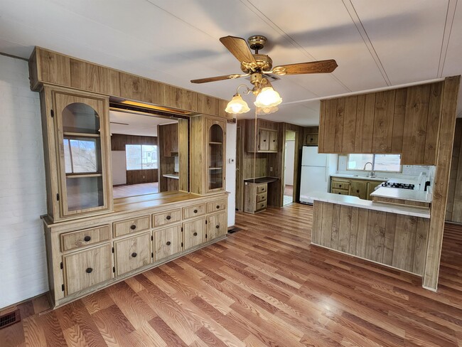 Building Photo - 1111 Hardy Ln