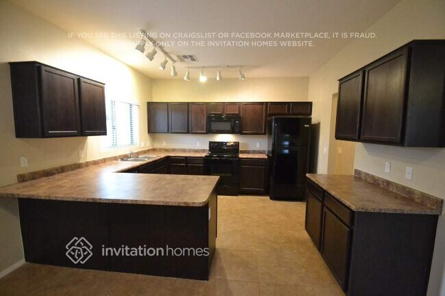 Foto del edificio - 10225 W Camelback Rd