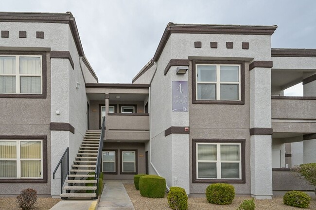 Building Photo - SW!! 2 Bedroom 2 Bath 2nd floor Condo!!! O...