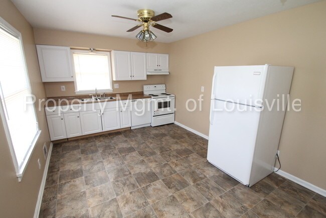 Building Photo - 6811 Creston Dr