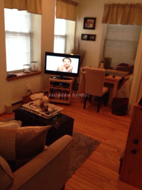 Building Photo - 15 Thacher St