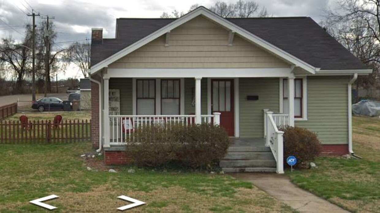 Primary Photo - Charming Home in North Knoxville!