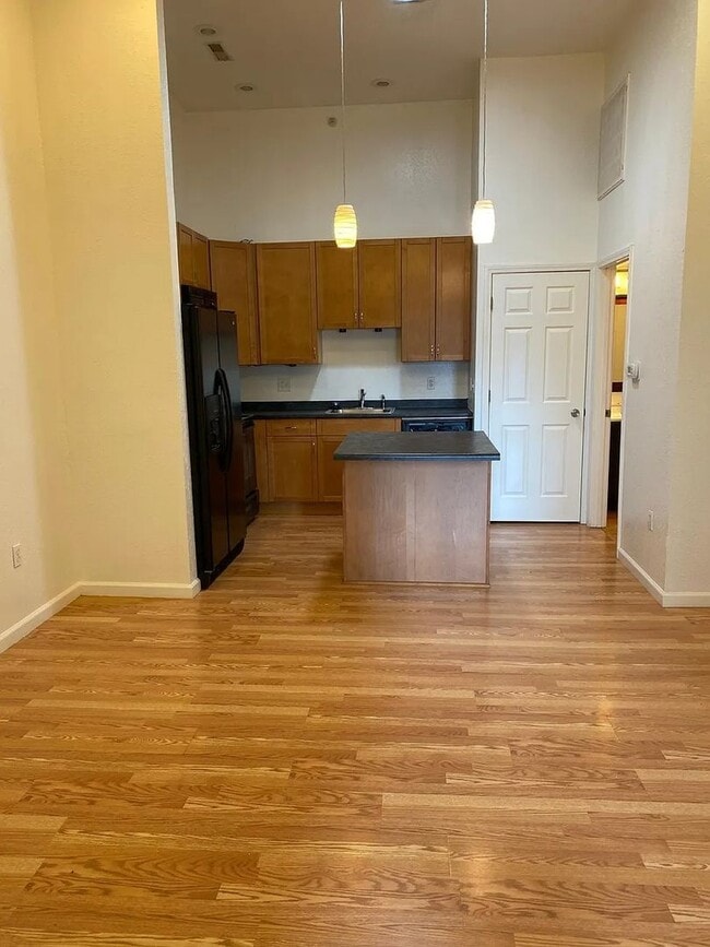 Building Photo - 117 W Washington St