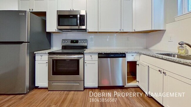 Building Photo - Upgraded 5B near Campus