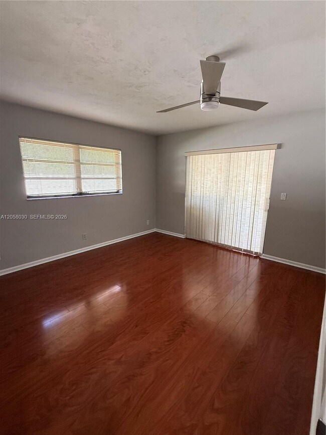 Foto del edificio - 1560 NW 12th Way