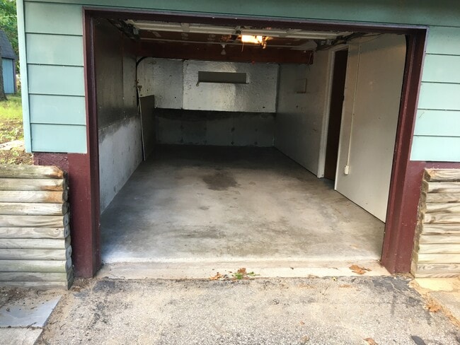 Building Photo - 229 Danesmoor Rd