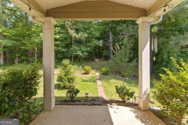 Foto del edificio - 240 Stillwood Dr