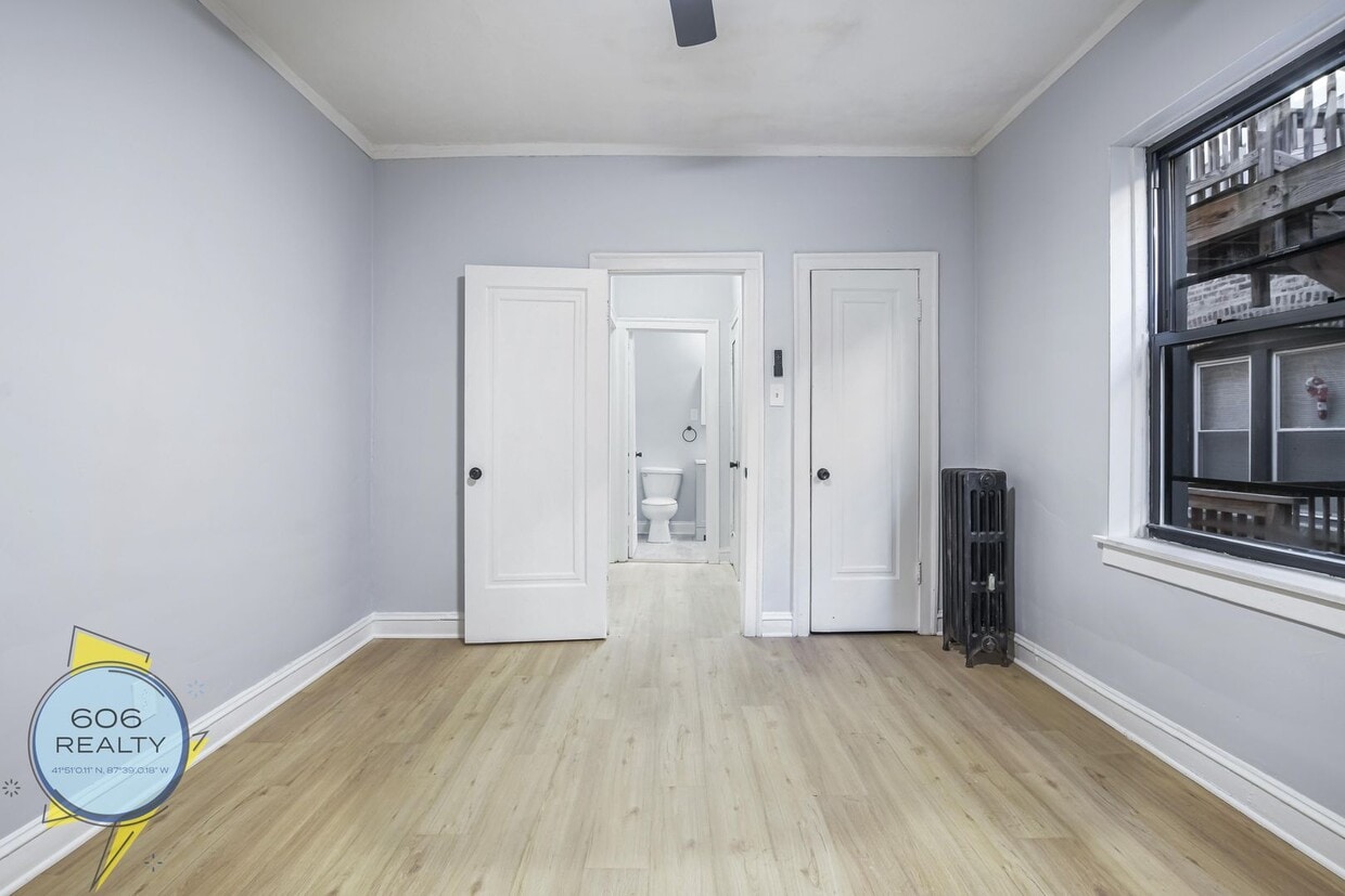 Building Photo - 5250 S Drexel Ave