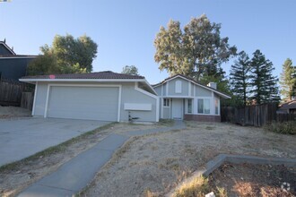 Building Photo - 2749 Asilomar Dr