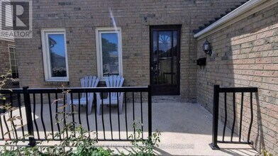 Building Photo - 3 Floribunda Crescent