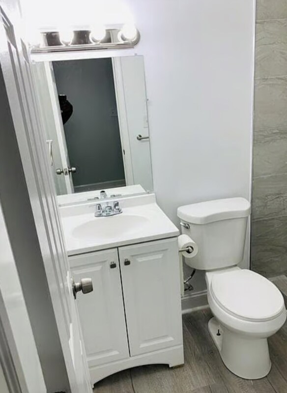 Foto del edificio - 820 N Lakewood Ave