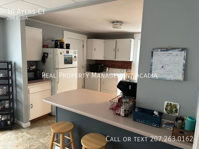 Foto del edificio - Spacious 2 Bedroom on Quiet St in Brewer