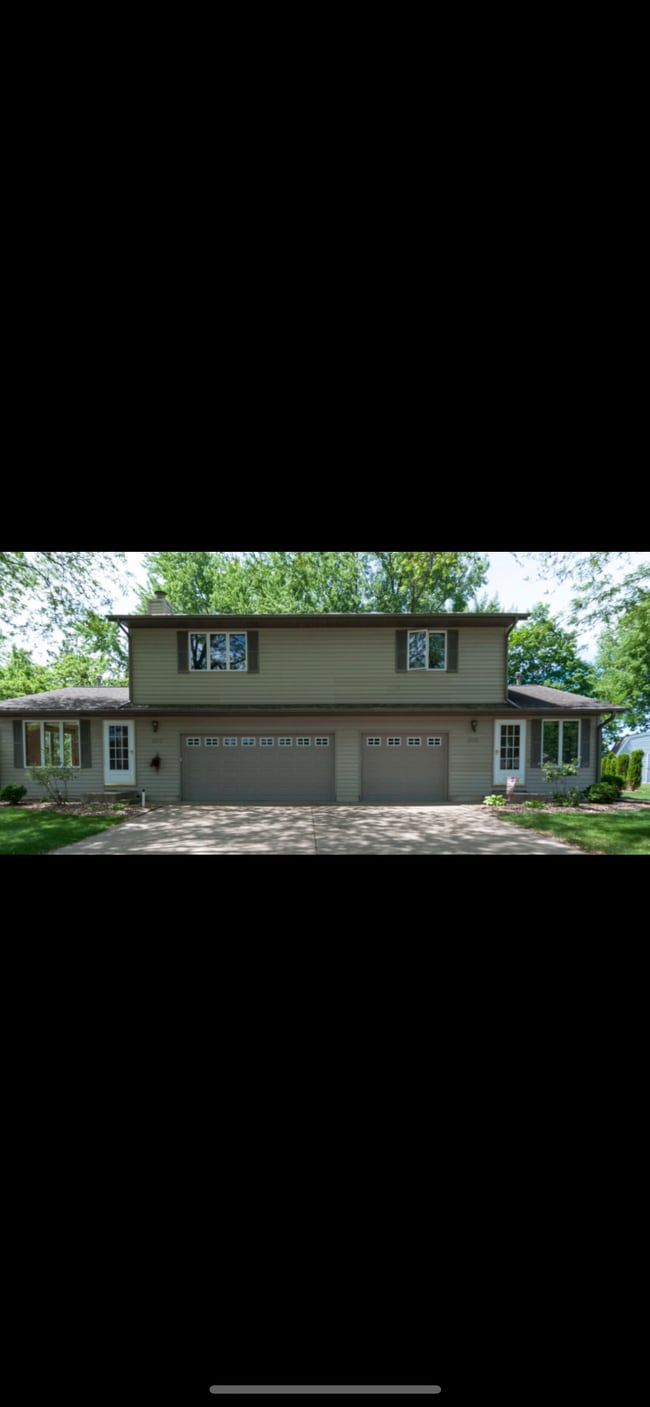 Building Photo - 203 13th Ct
