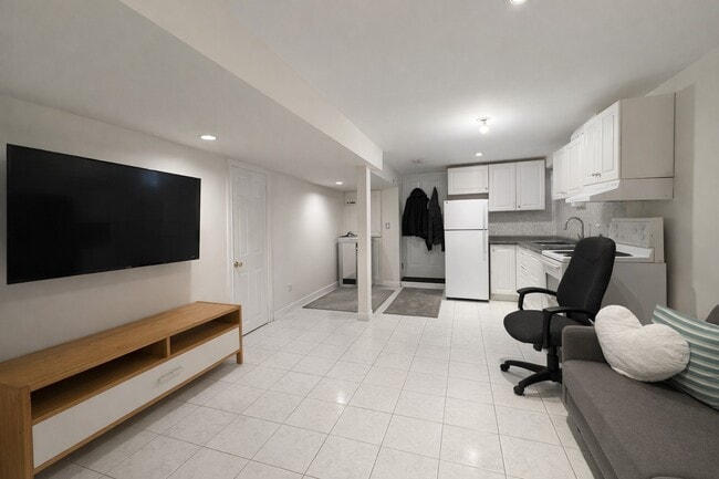 Building Photo - 26 Rockvale Ave