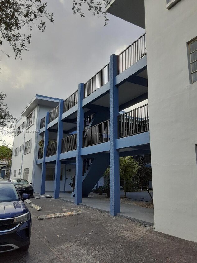 Foto del edificio - 1943 Monroe St