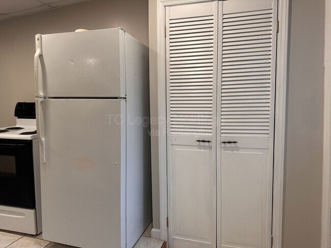 Foto del edificio - 388 Broaddus Ave