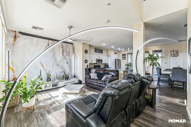 Foto del edificio - SPACIOUS & MODERN | 2BDR/3 BATH GUEST HOUSE