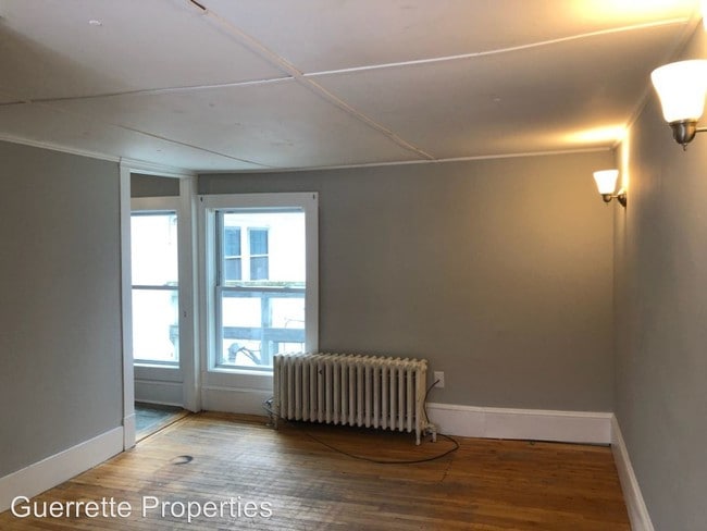 Building Photo - 28 Sewall St