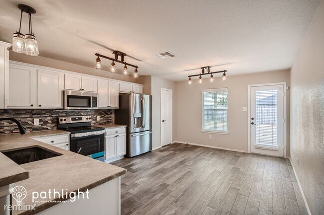 Foto del edificio - 3 br, 2 bath House - 11301 Burton Street UNIT