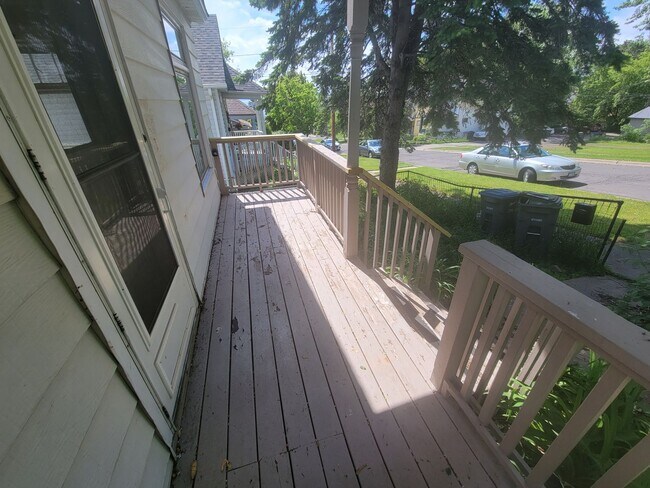 Foto del edificio - AVAILABLE AUGUST - 2 BED 1 BATH