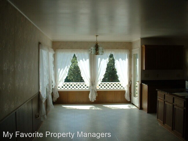 Building Photo - 4 br, 2 bath House - 960 2nd Ave.