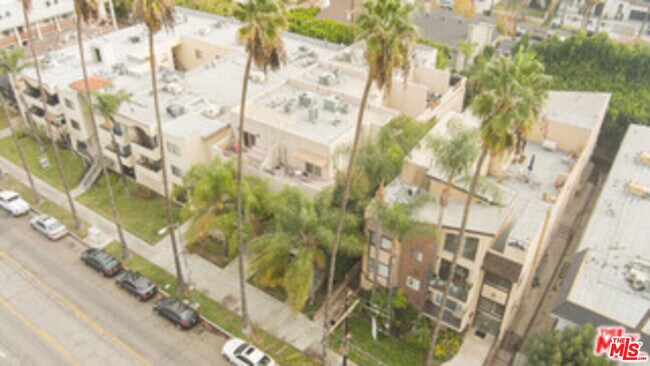 Foto del edificio - 4428 Fulton Ave