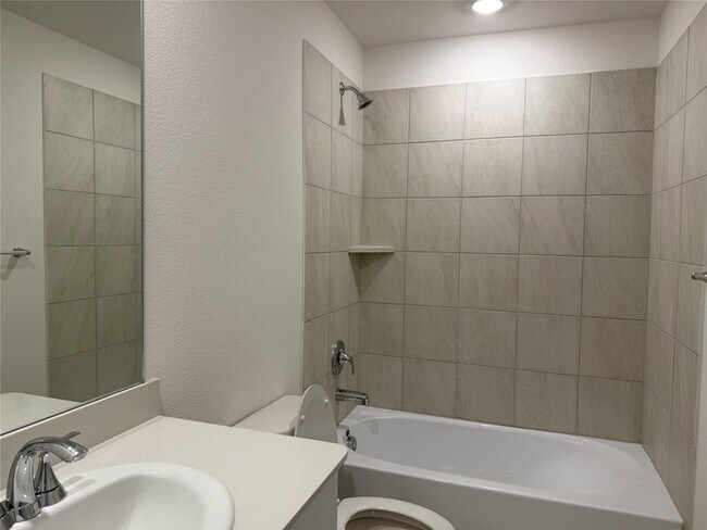 Foto del edificio - 716 Edgehurst Dr