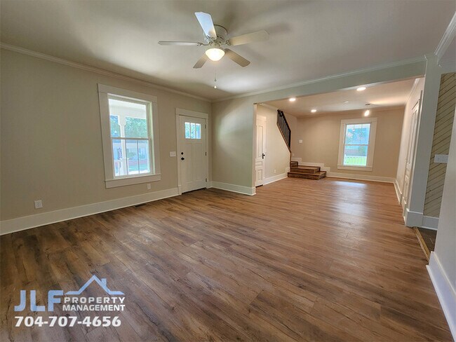 Foto del edificio - Fully Remodeled 3 Bed/3 Bath Home in Moore...