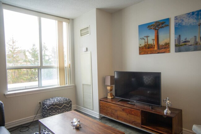 Photo du bâtiment - 65 Times Ave