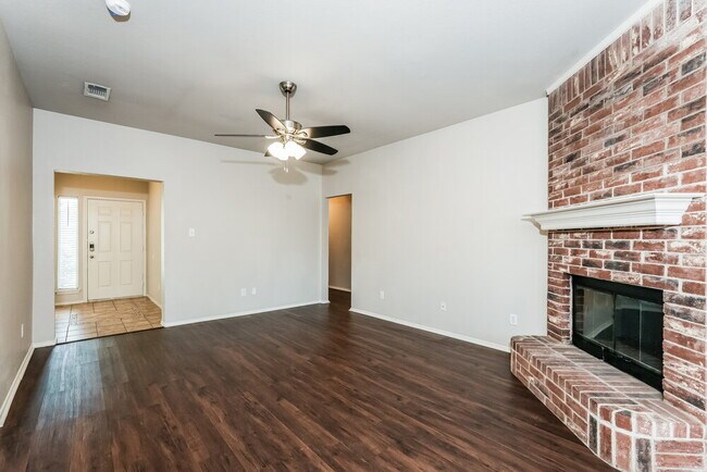 Foto del edificio - 1137 Alicia Ln