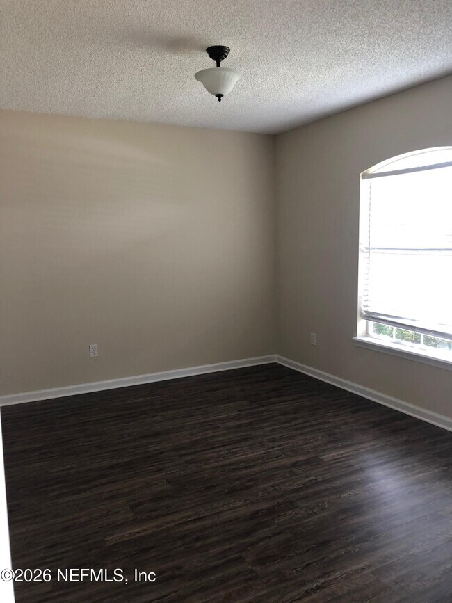 Foto del edificio - 6902 Southern Oaks Dr W