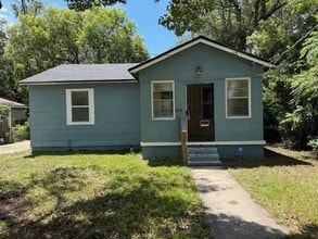 Building Photo - 8032 Lexington Dr