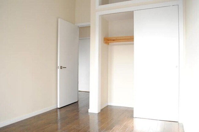 Foto del edificio - 1 bedroom in BROOKLYN NY 11225