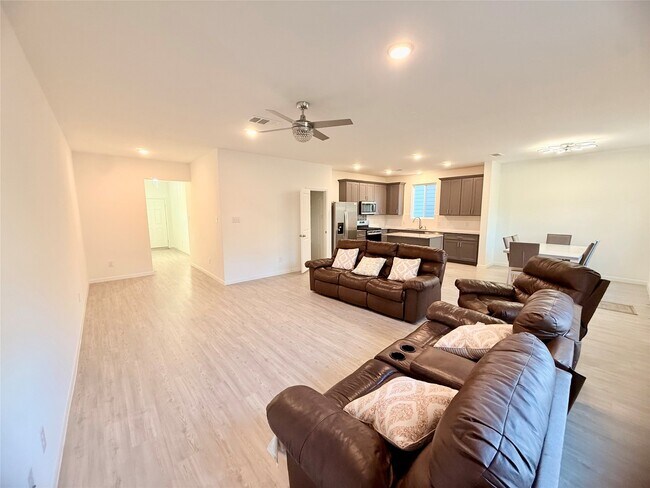 Foto del edificio - 24619 Applewood Crst Ln