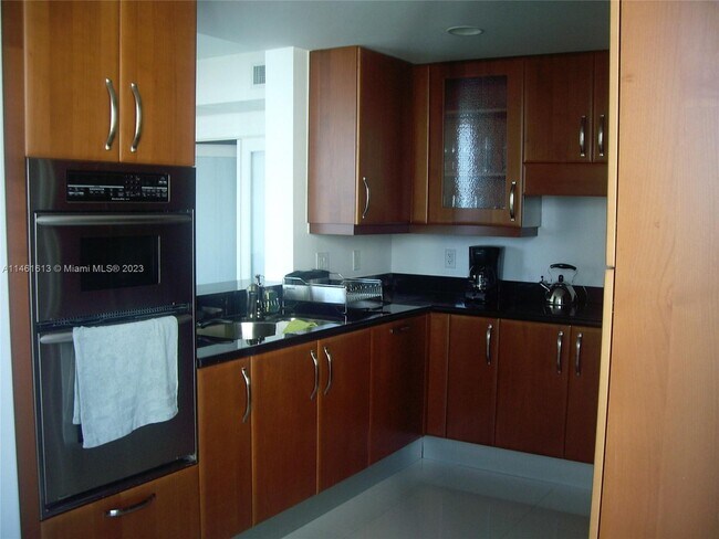 Foto del edificio - 19400 Turnberry Way