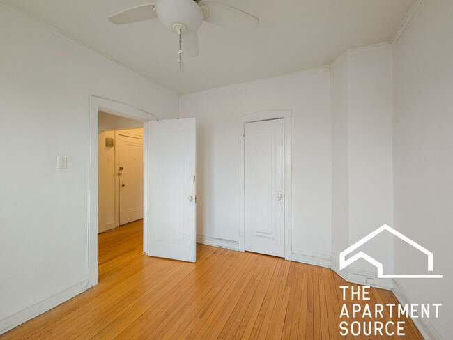Foto del edificio - 4405 N Greenview Ave