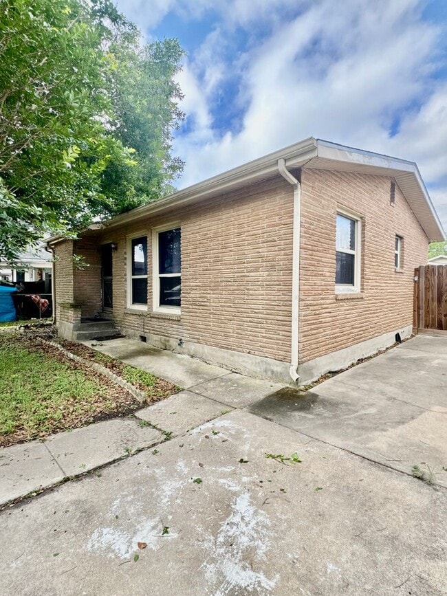 Foto del edificio - Lexington Subdivision-3/2-Move in ready! Call and schedule today!