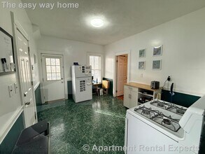 Building Photo - 42 Gibbens St