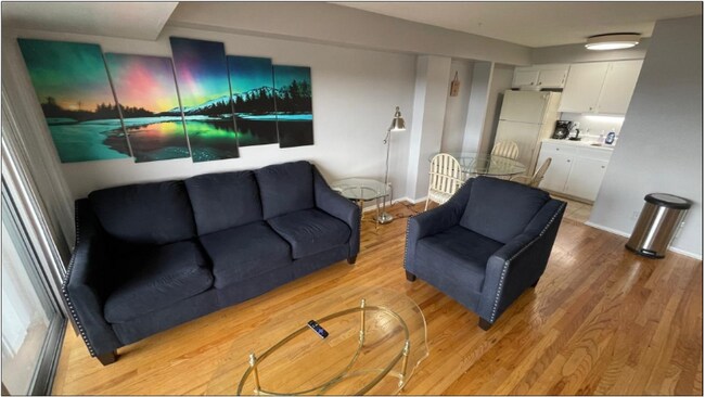 Foto del edificio - 411 Lakewood Cir