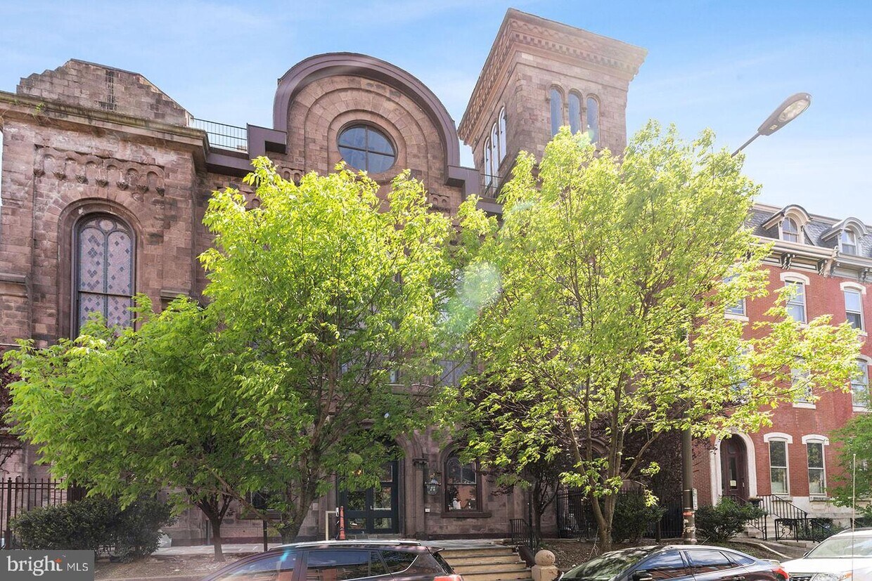 Primary Photo - 1520 Green St
