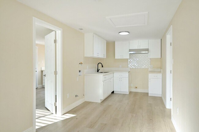Foto del edificio - One bedroom One Bath Unit in a quiet Clare...