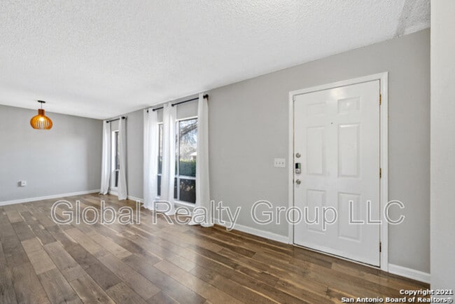 Building Photo - 5934 Lost Crk