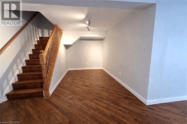 Building Photo - 43 Southwood Dr