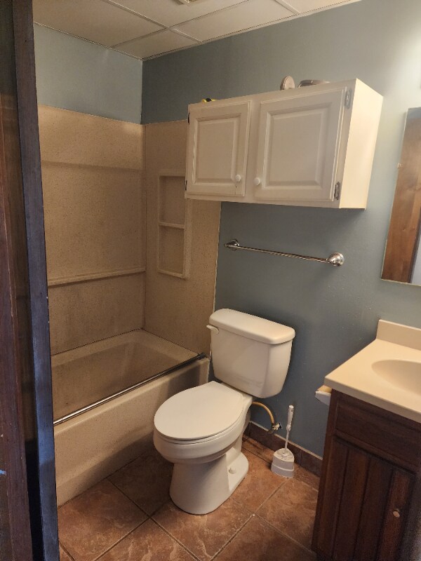 120 Linden St Unit 4, East Peoria, IL 61611 Room for Rent in East