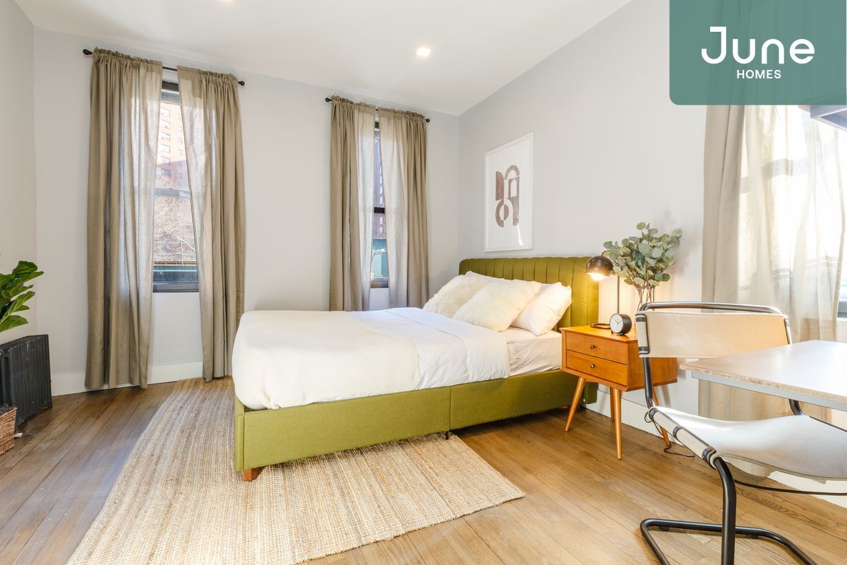 Primary Photo - Queen room in 4-bed/2.0-bath Home