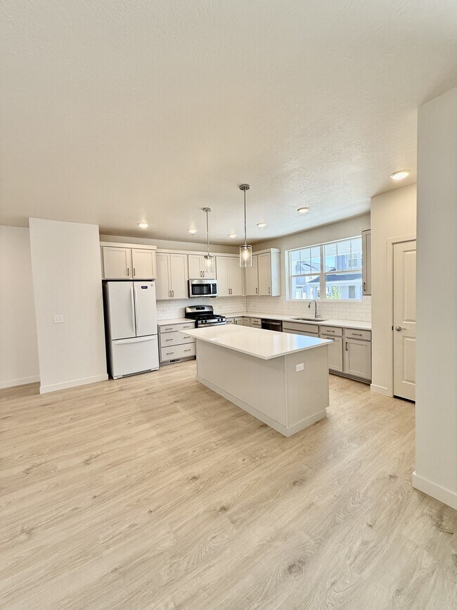 Building Photo - 4883 Coulter Ct